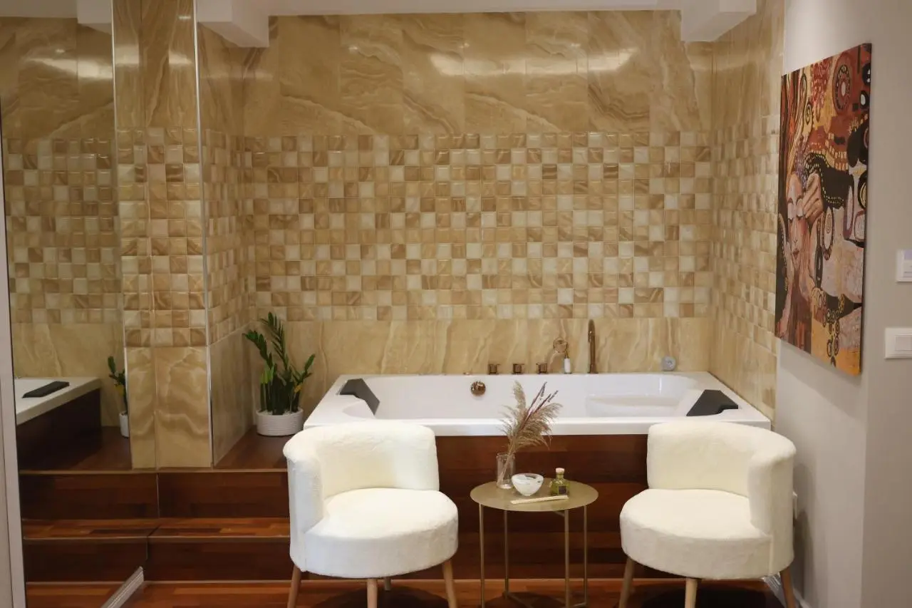 Lunarist Luxury Private Jacuzzi Suites Tirana