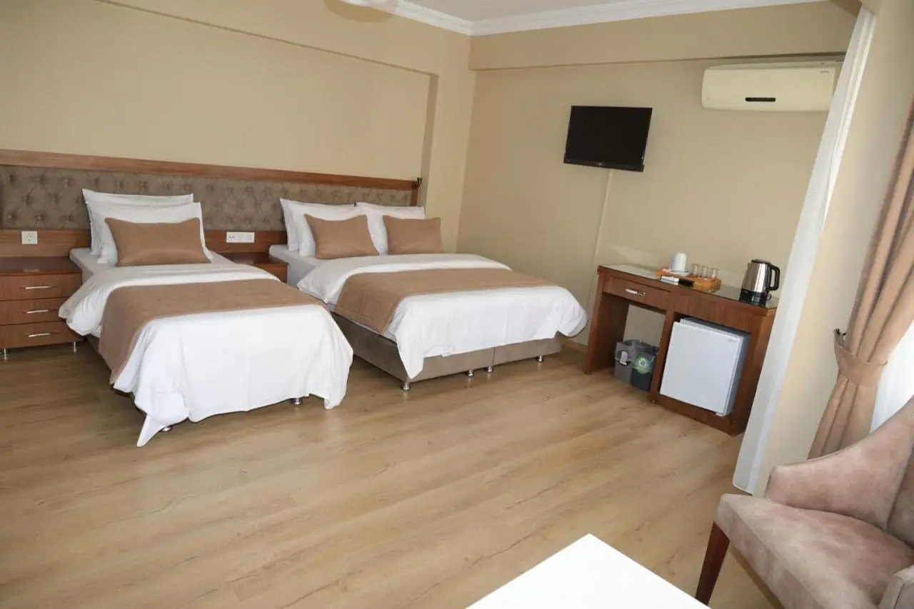 Ramparts Hotel