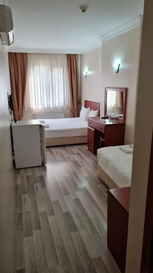 EMOS HOTEL