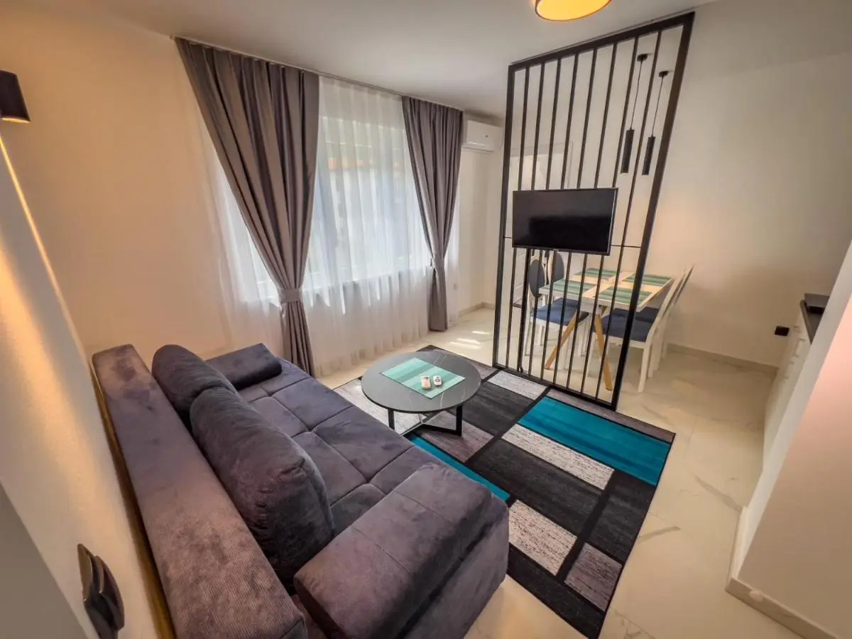 Sunny Corner Apartments