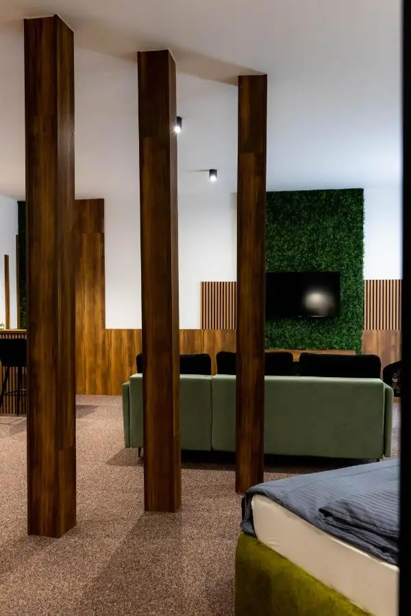 Hostel Tron