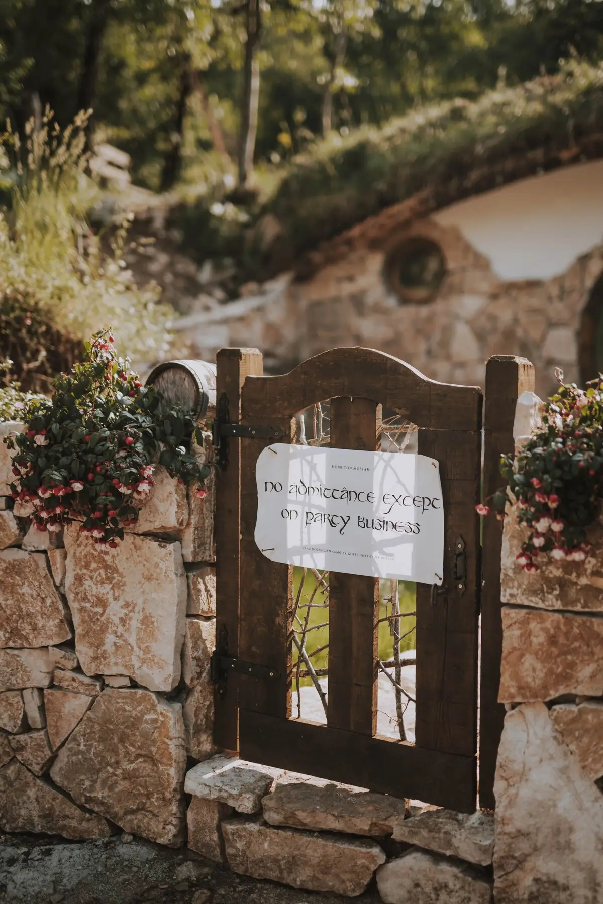 Hobbit House Mostar – Magical Underground Stay