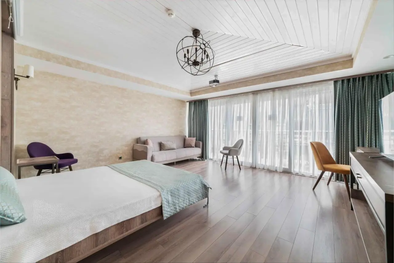 Castle Franco Suites