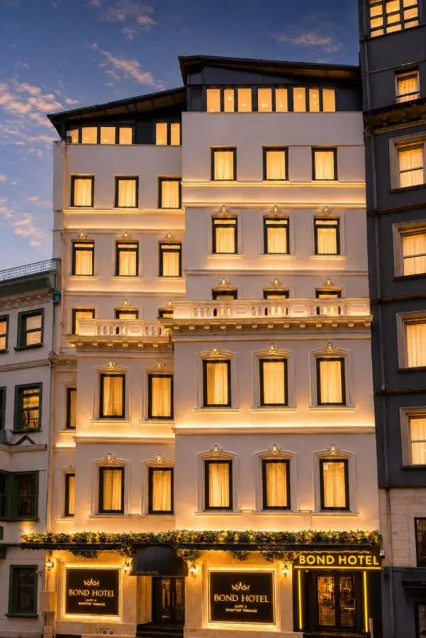 Bond Hotel