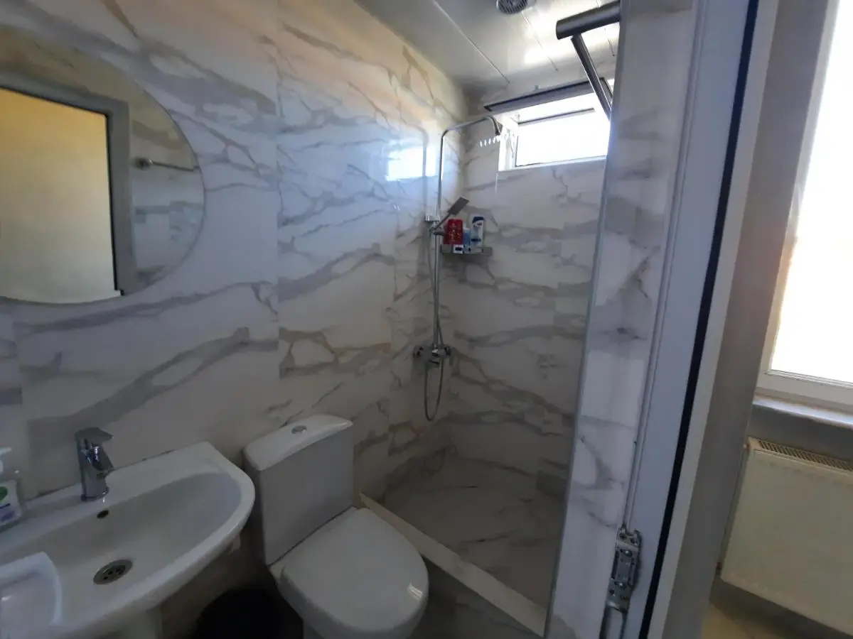 Makos Guest House