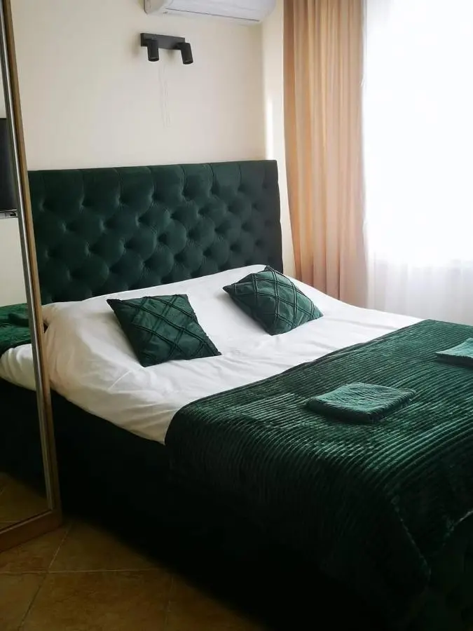 Riviera Deluxe Apartments