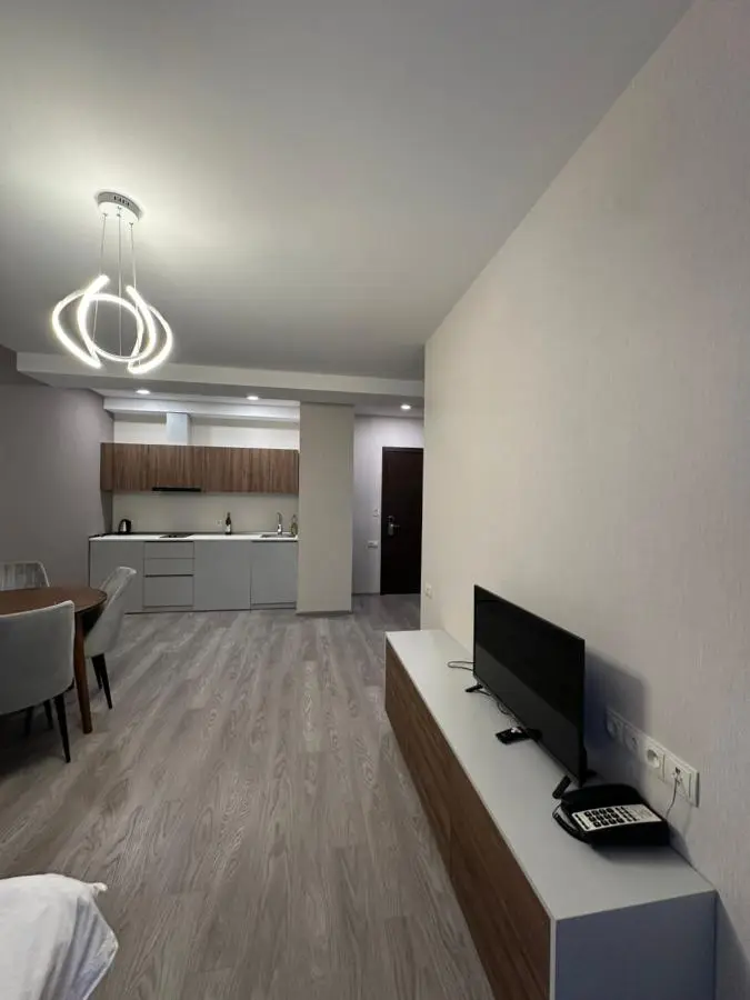 Crystal Apartment with Stunning Mountain Views
