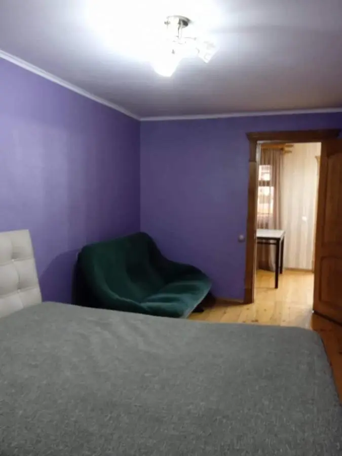Isolated second floor for rent with separate kitchen and bathroom