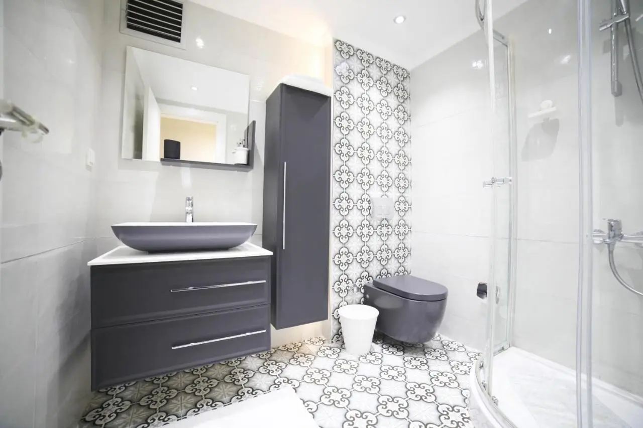 Modern Super Chic Duplex with a Terrace at the heart of city!