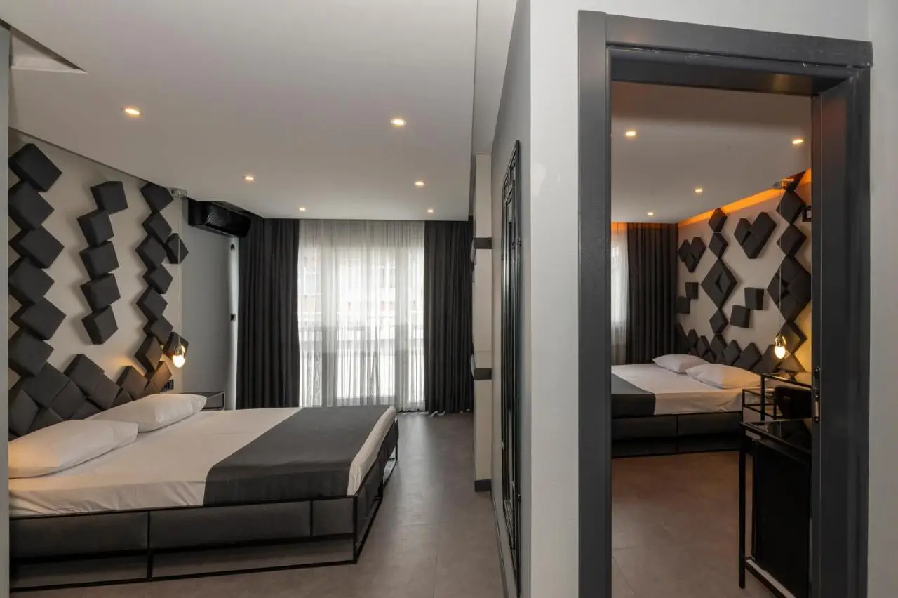 White Palace Hotel