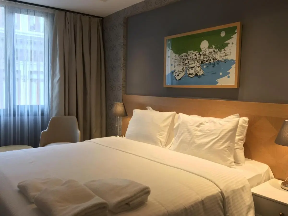 Four-G Hotel