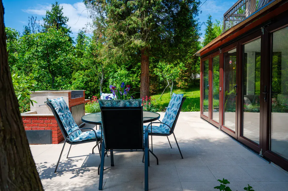 6BDR Holiday Nest - Green Aris
