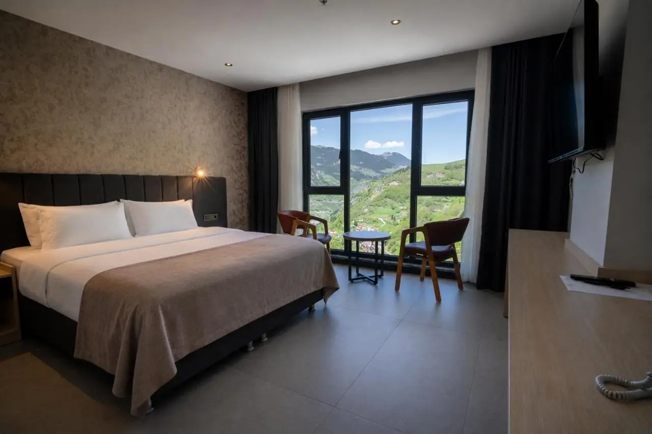 Demederon Hotel