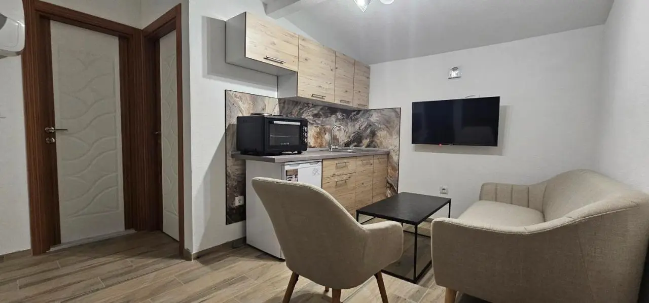 Green Oasis Apartment
