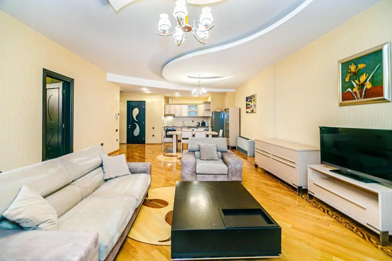 RAYA Luxury Apartment in Nizami street