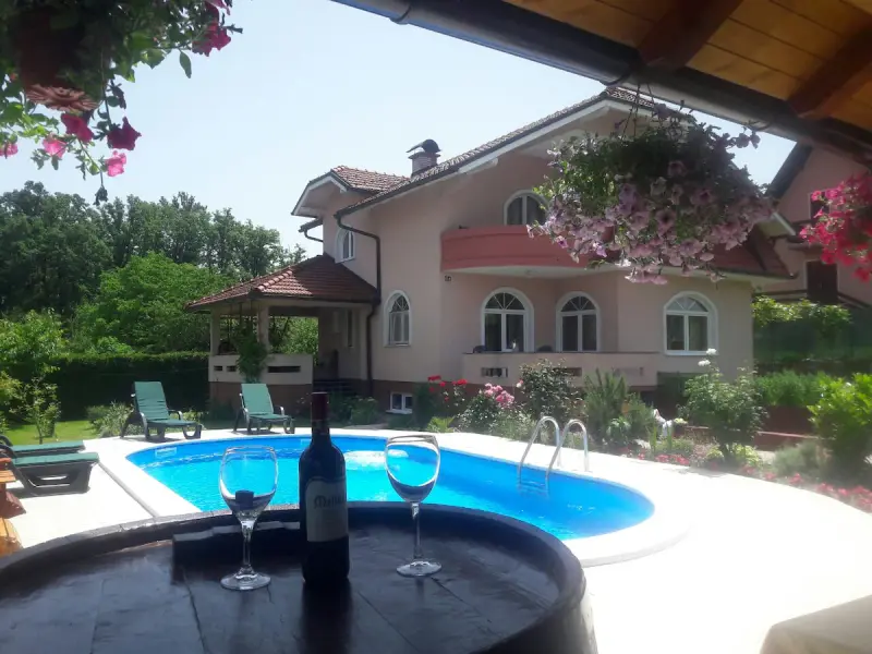 Villa Katarina - Family vacation home with pool