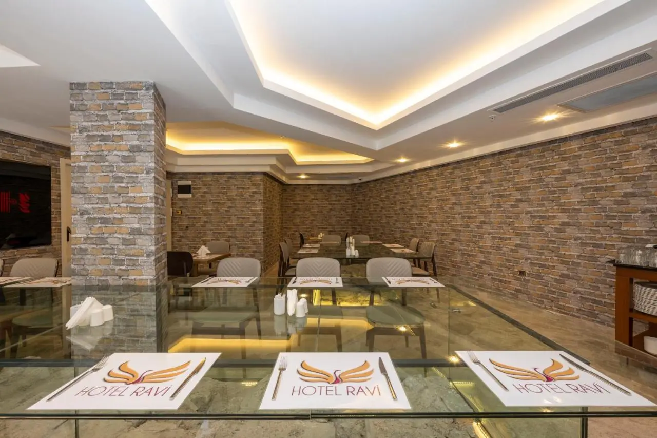 Hotel Ravi