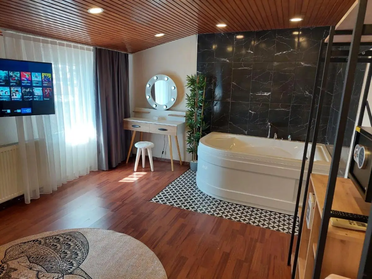 FINDIKZADE SEASIDE FLATS in lively Fatih area very near metro and tourist sights