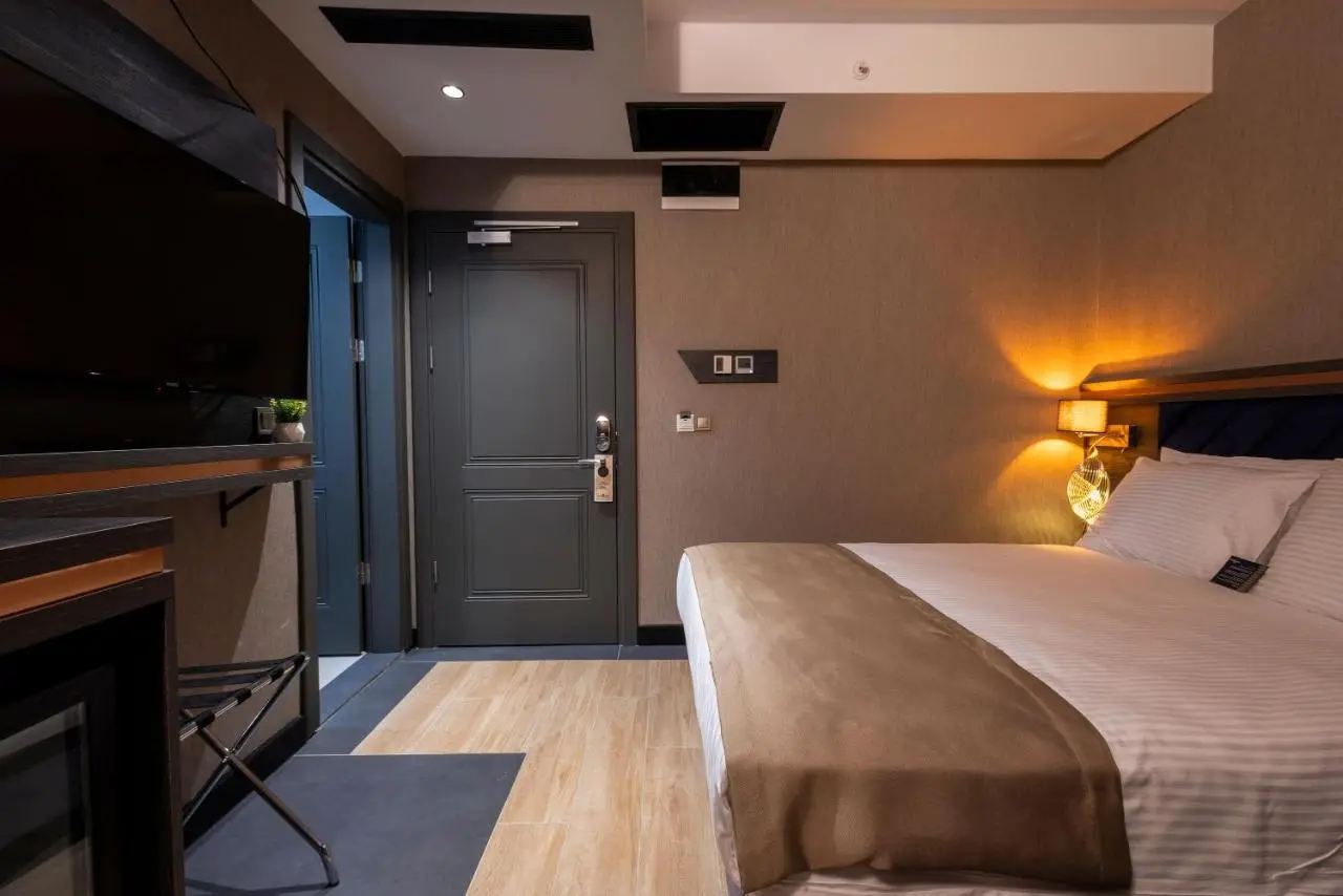 WestDoor Hotel