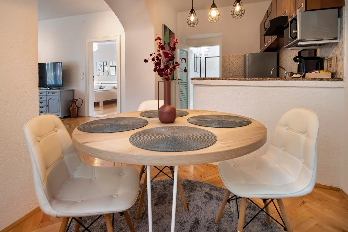 Cozy Modern Apartment in the City Center