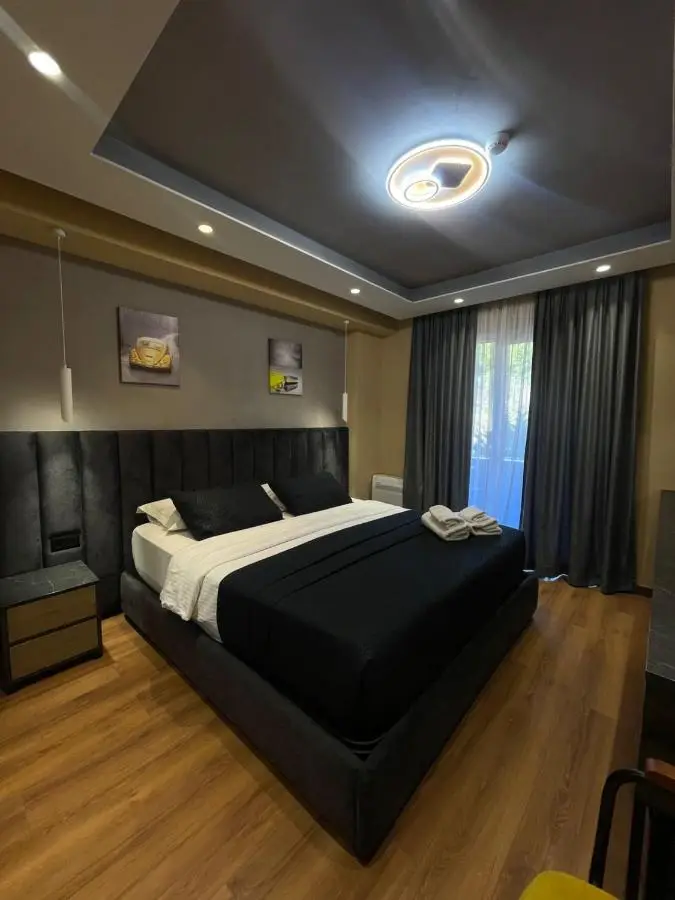 Peaky Hotel