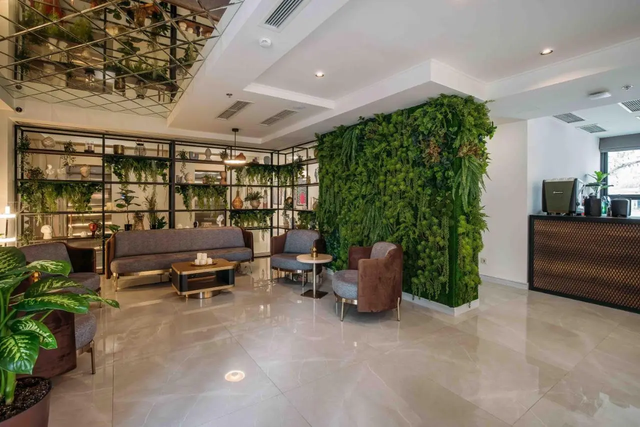 Hotel Monday by DNT Group
