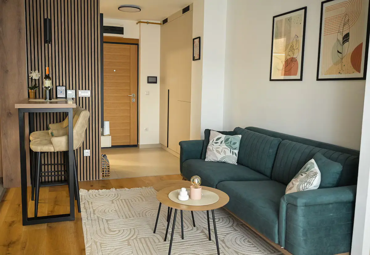 Stylish Apartment + Garage/Near Airport & Sarajevo