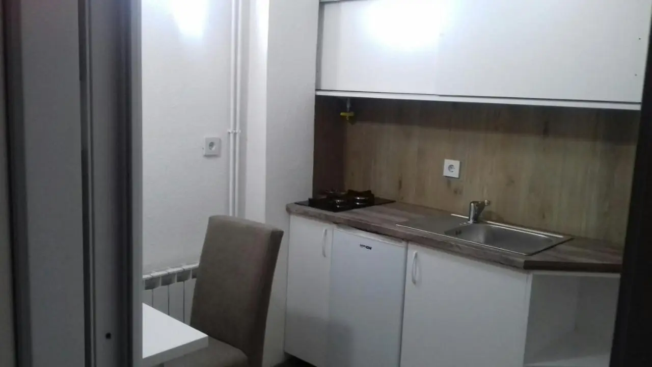 Modern&Cozy Bosnian house with GARDEN+FREE parking