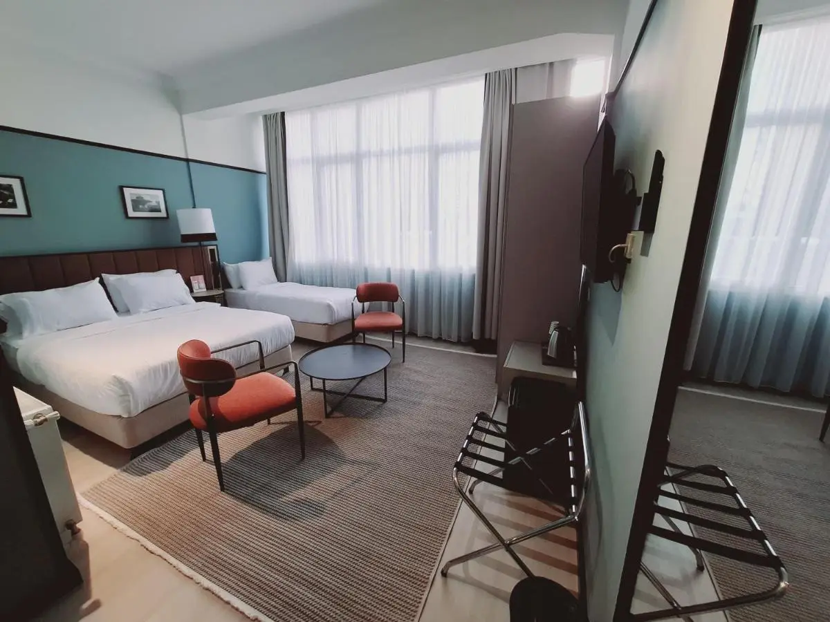 EA Exclusive Hotel