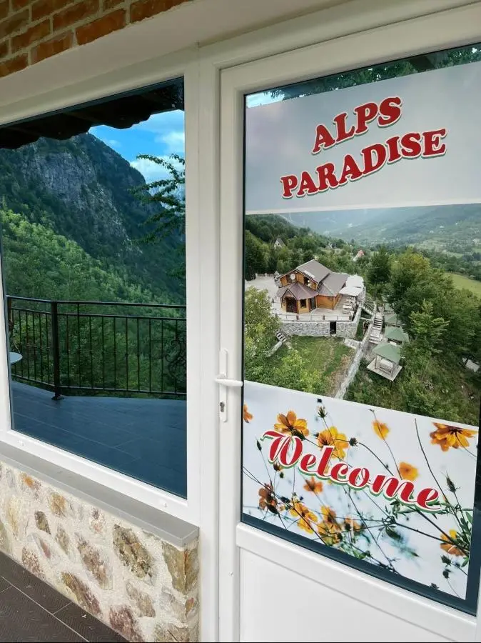 Thethi Paradise Hotel & Restaurant