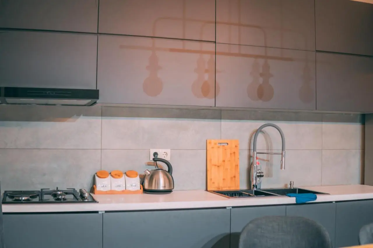 APARTMENT SIXTEEN