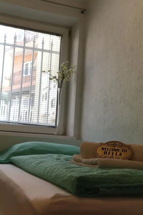 Bella