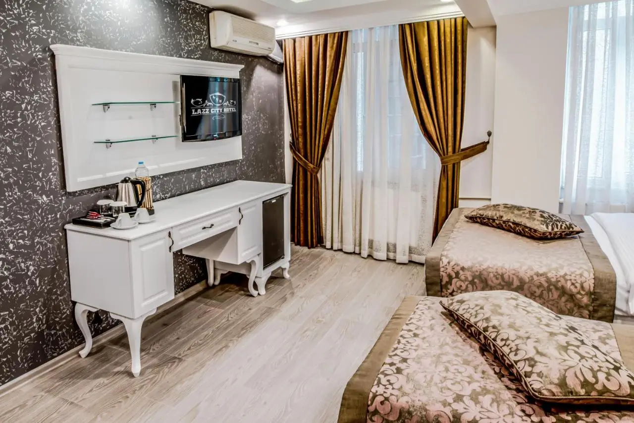 Lazz City Hotel