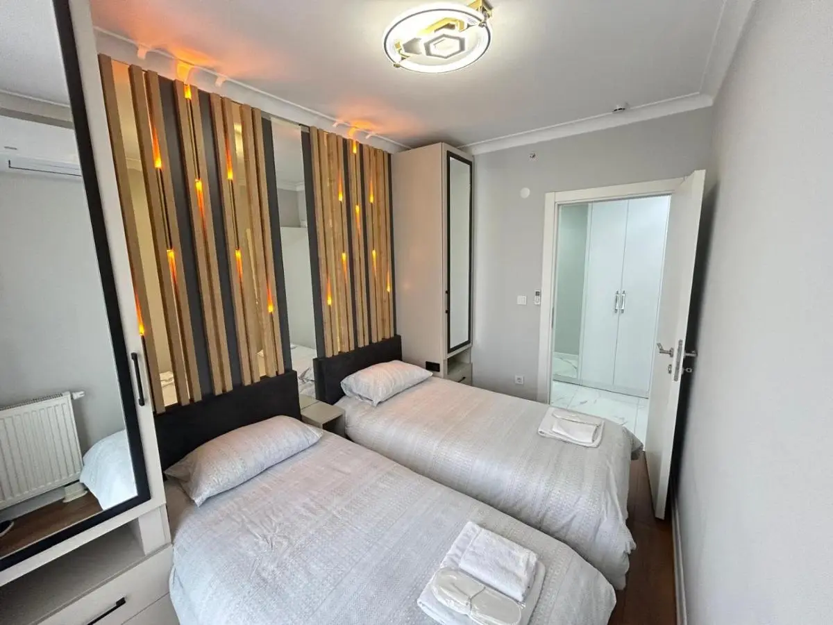 Roni Apartments, Close to the metro and parking