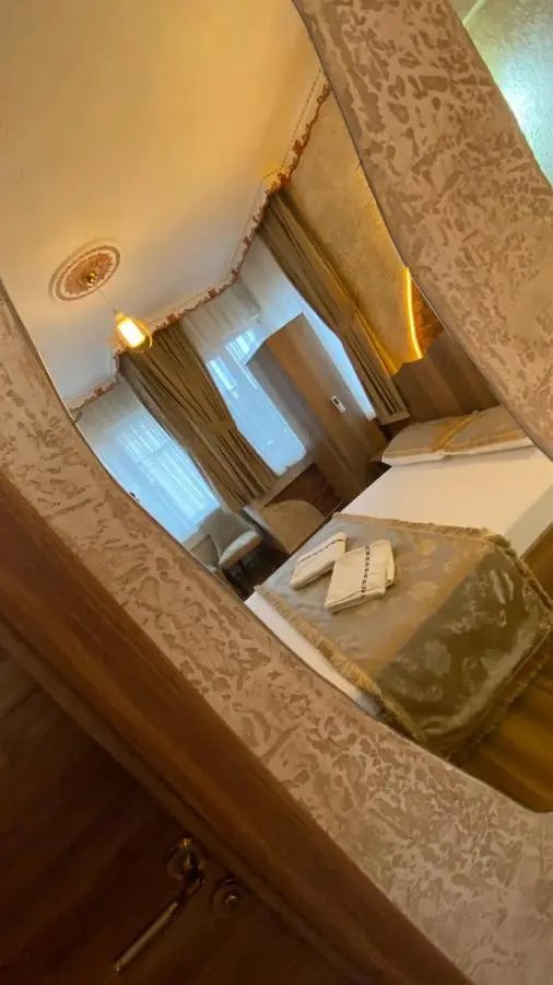 Golden Arrow Hotel