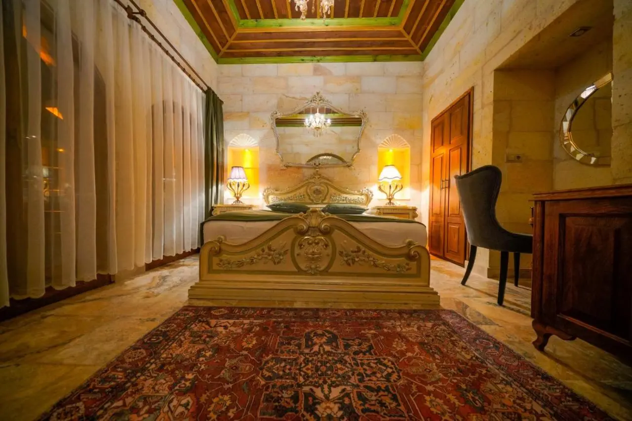 Serenus Cave Suites