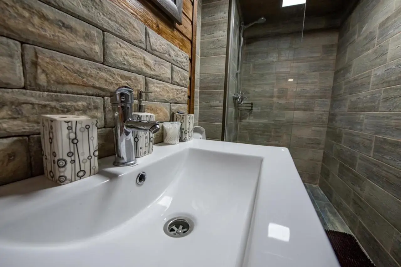 Evdo Apartments Loft2 Wooden House