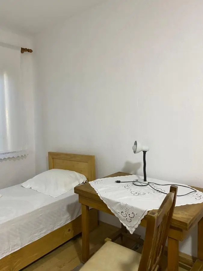 Roza's Guest House Camping Shkoder