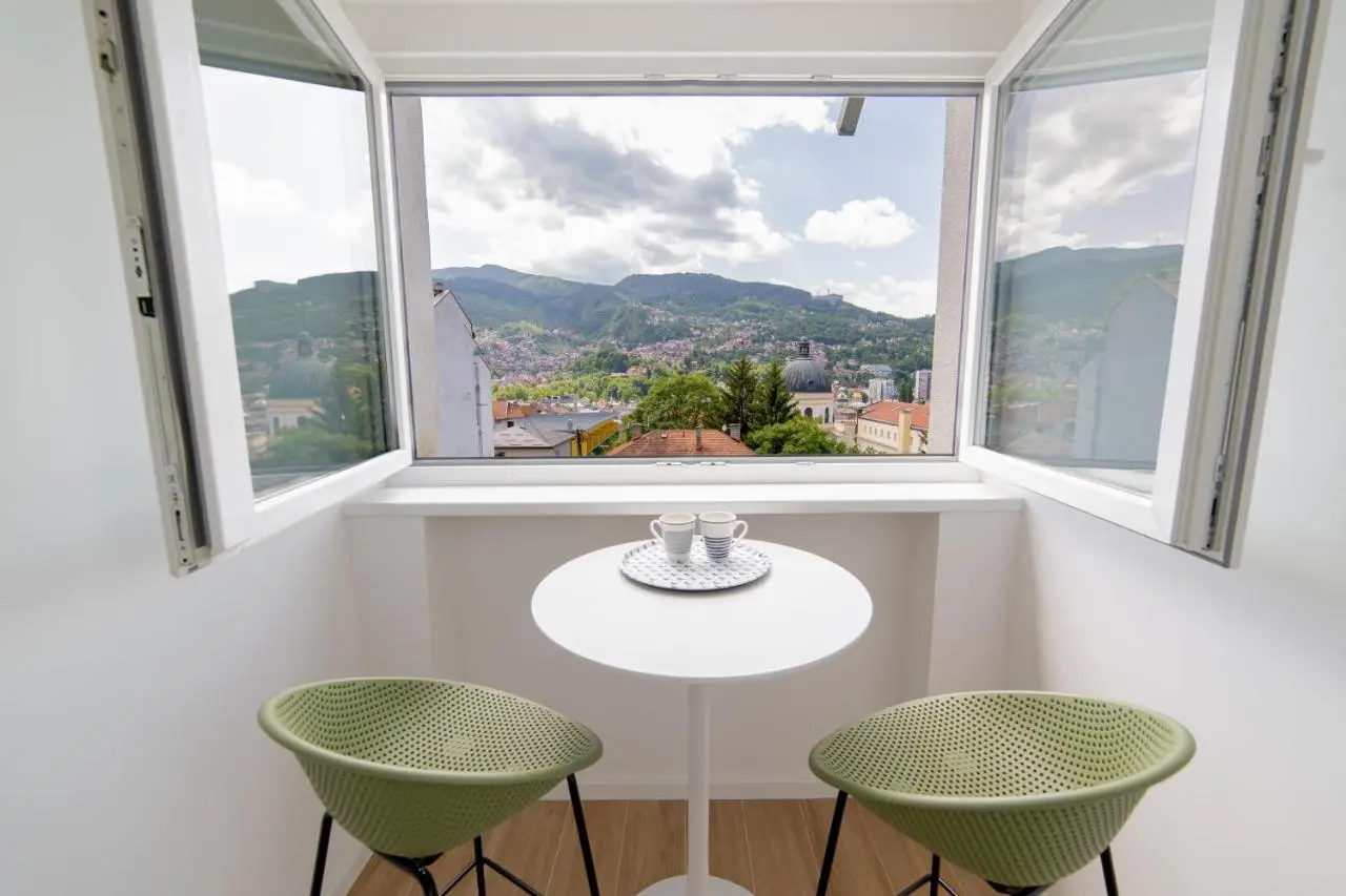 Old Town Heaven 3-bedroom apartment with balcony