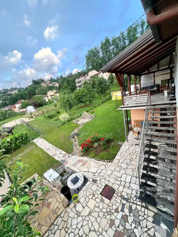 Luxury 2 bedroom apartment with pool
