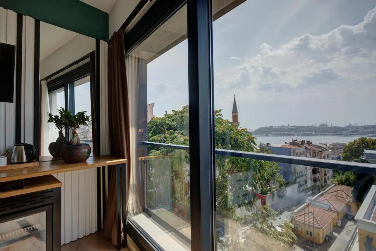Fragments Hotel