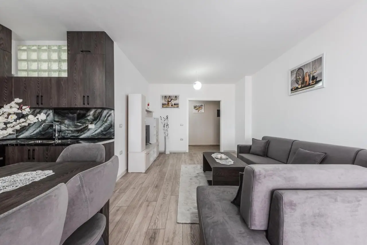 City Escape Apartment by PikHost