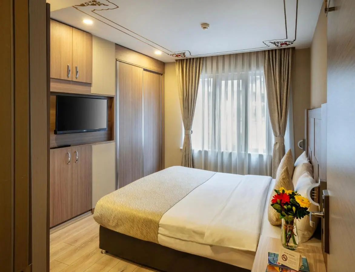 Orya Hotel