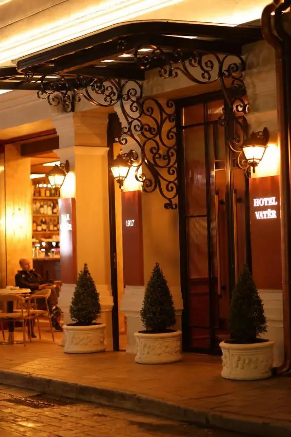Vatër Hotel