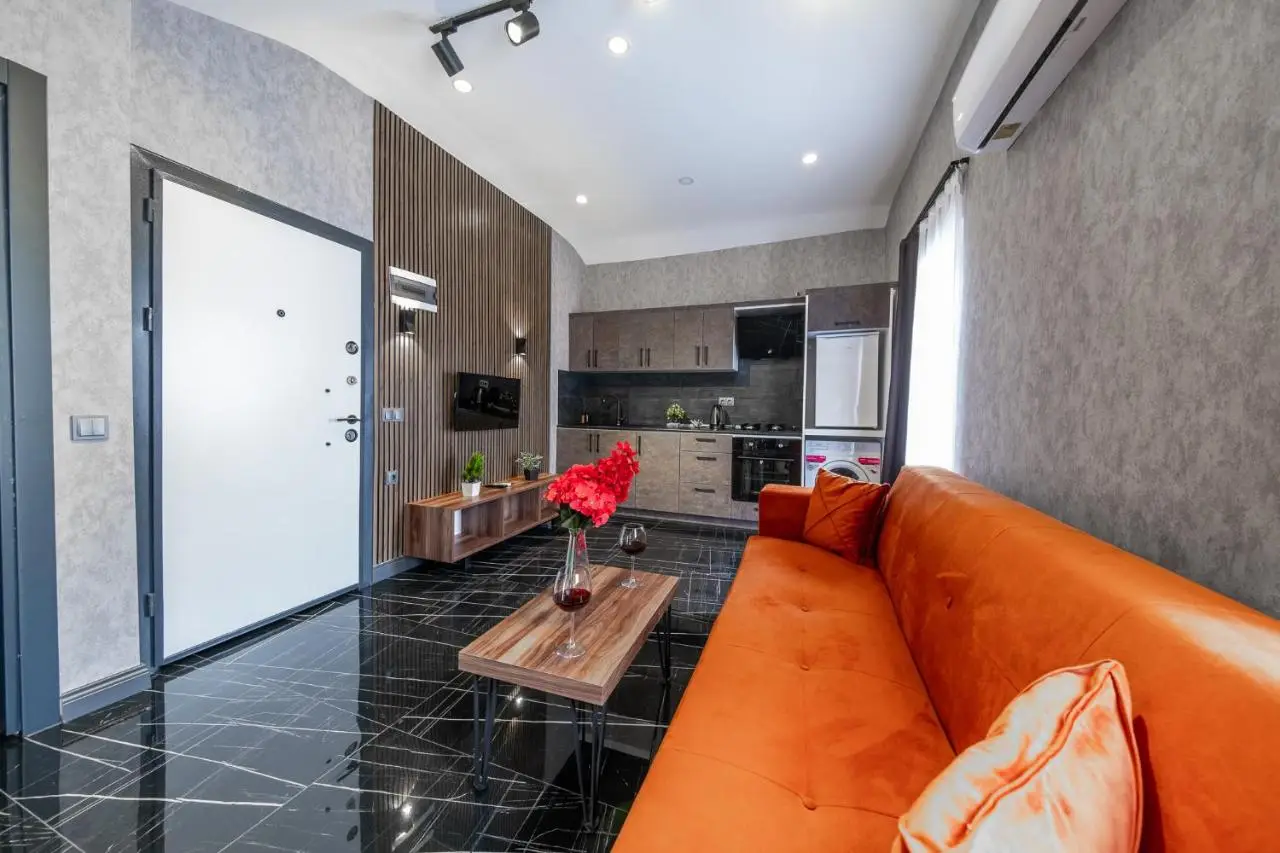 Mrt Suites Lara