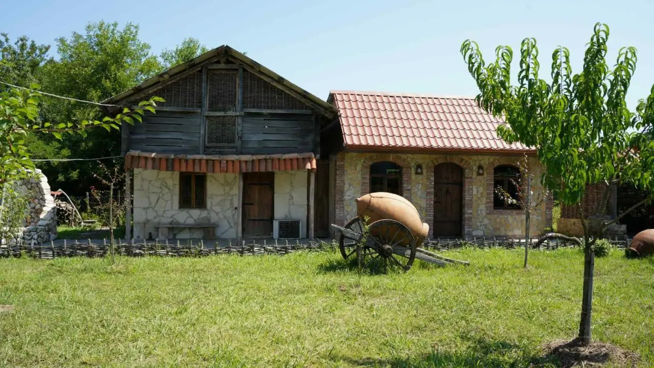 Villa Obcha - Whispering Vines Guesthouse