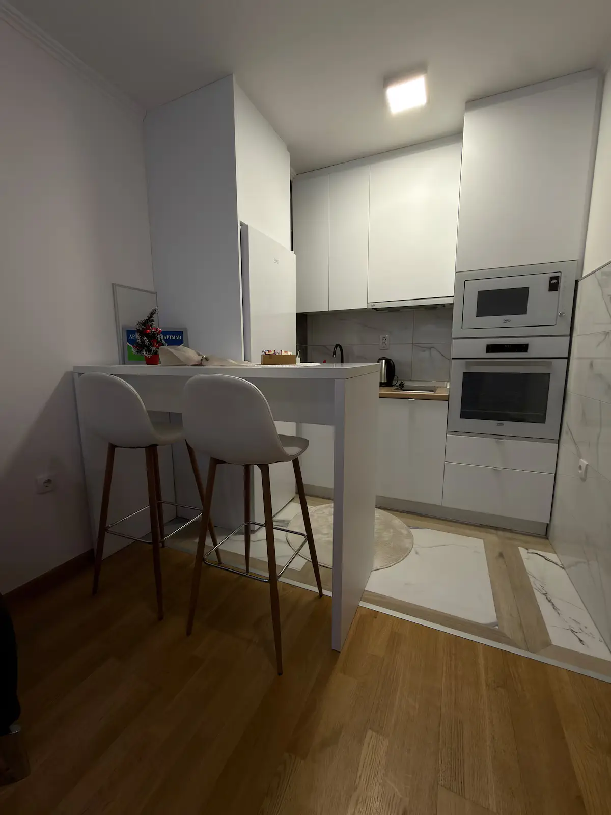 Lovely apartment, own own parking