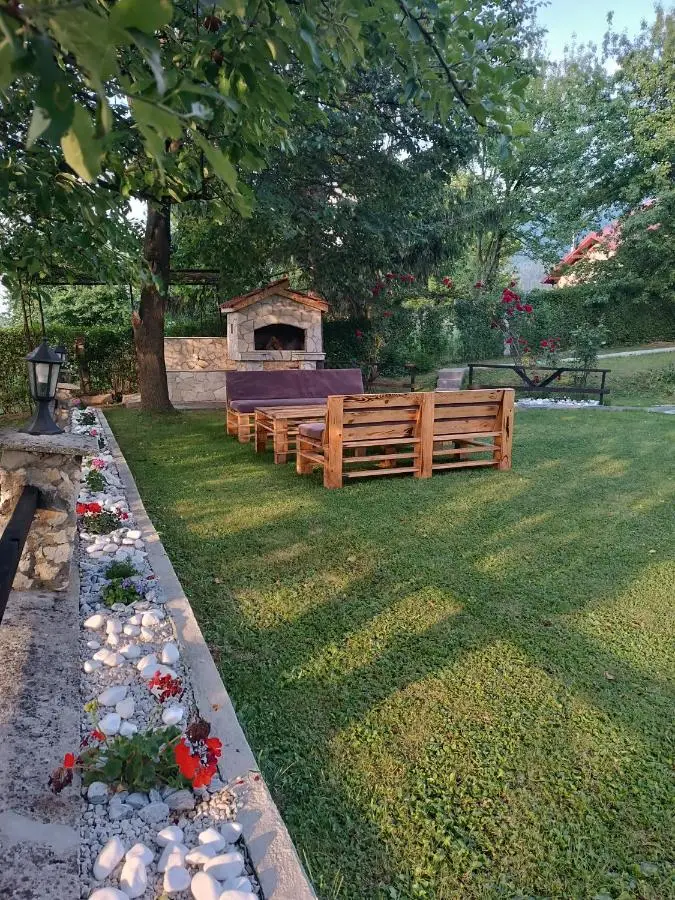 Tranquil Retreat - "Villa Green Oasis"