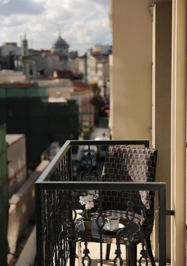 Le Petit Palace Hotel - Special Category