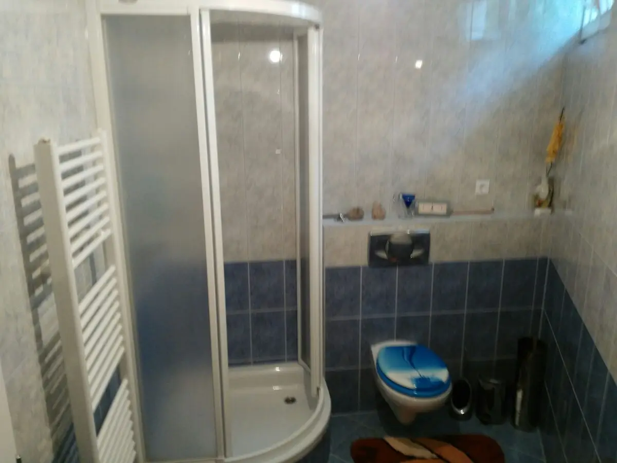 Go2Bihac Villa, 8 bedrooms, 7 bath, 10 aircon.